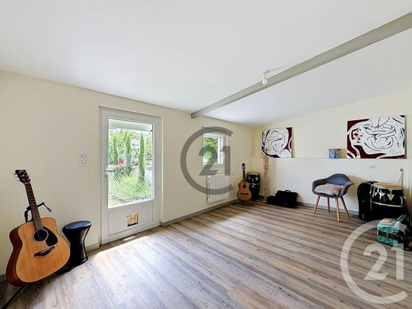 Maison à vendre  9 pièces - 140 m 2   ST JULIEN LES VILLAS  - 10