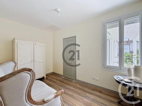 Maison à vendre  9 pièces - 140 m 2   ST JULIEN LES VILLAS  - 10