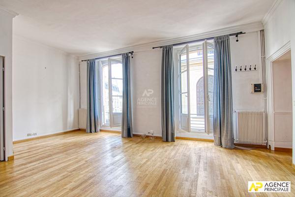 Versailles Notre-Dame Appartement 3 pièces 66,42 m² situé au 1er étage avec cave €585 000 ** - Référence 27284