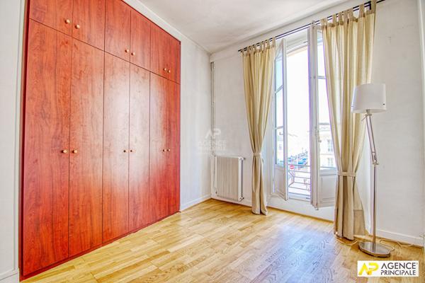 Versailles Notre-Dame Appartement 3 pièces 66,42 m² situé au 1er étage avec cave €585 000 ** - Référence 27284