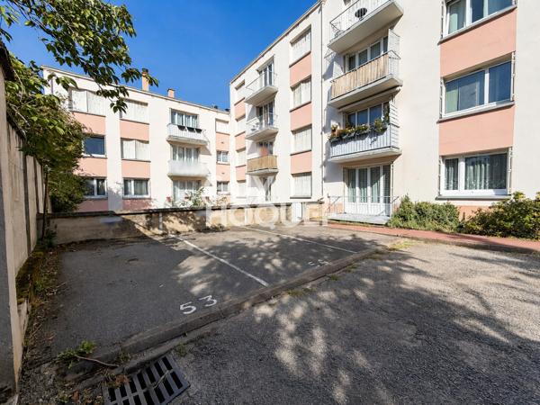 Appartement T4 rénové – balcon – parking – cave – clim réversible