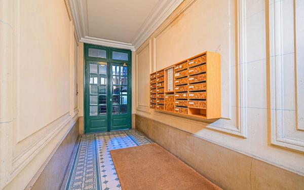 Appartement à vendre    2 pièces • 45 m2 Paris 14