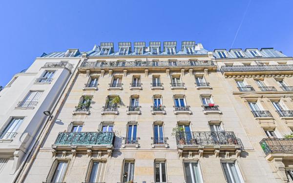 Appartement à vendre    2 pièces • 45 m2 Paris 14