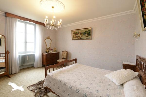 Maison à vendre |  Montmoreau-Saint-Cybard |  6 pièces | 184 m²