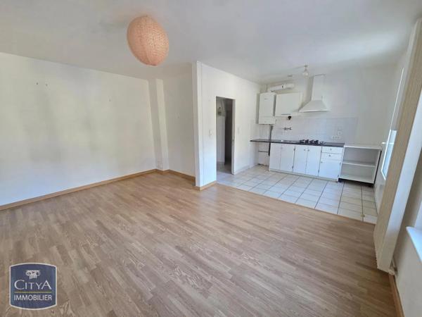 Appartement à louer 3 pièces 48m² Auzat-la-Combelle (63570)