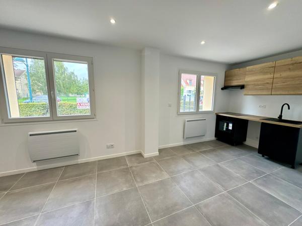 maison F3 de 54 m2 avec cour