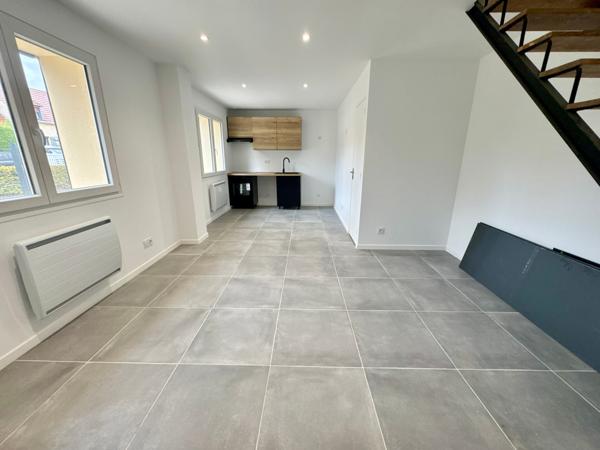 maison F3 de 54 m2 avec cour