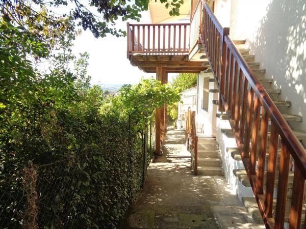 Superbe maison de campagne, 135 m², terrain de 2800 m², vues panoramiques, pas de voisins.