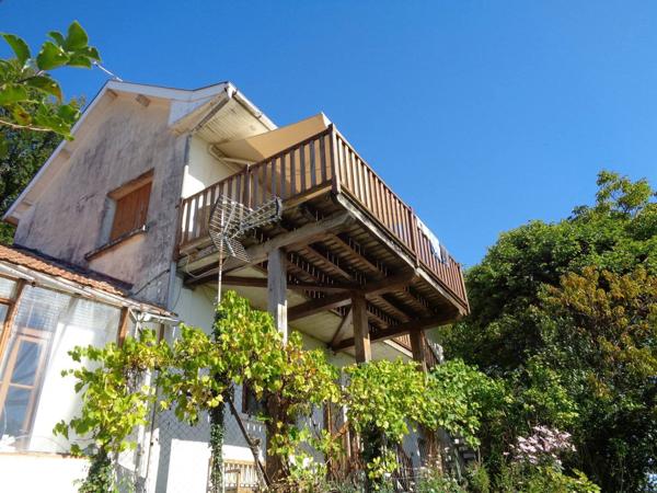 Superbe maison de campagne, 135 m², terrain de 2800 m², vues panoramiques, pas de voisins.