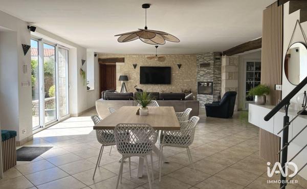 Maison à vendre 8 pièces 307 m² Vouillé