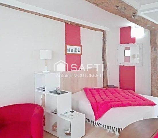 Studio meublé au cœur du quartier historique