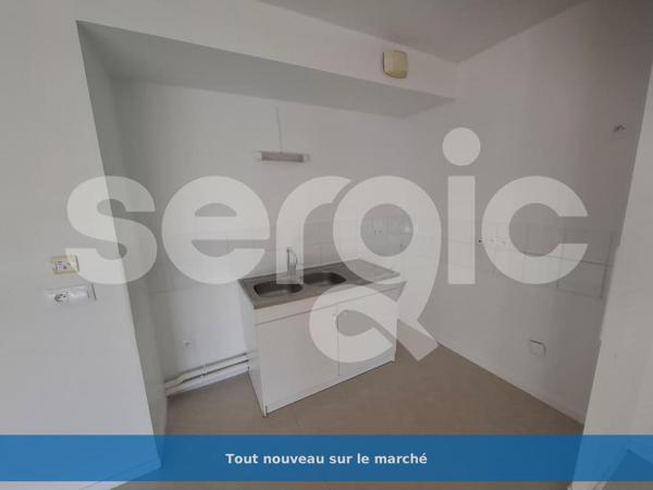 Location 3 Pieces 62 77176 Savigny Le Temple 67 9222 01 0112