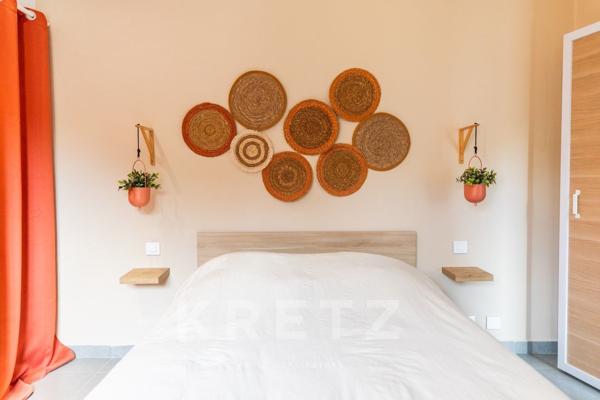 Maison avec piscine, jacuzzi et 4 chambres de plain pied.