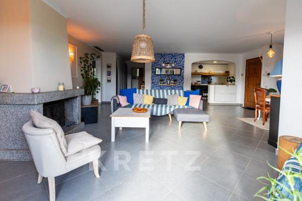 Maison avec piscine, jacuzzi et 4 chambres de plain pied.