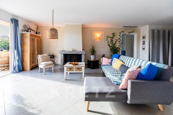 Maison avec piscine, jacuzzi et 4 chambres de plain pied.