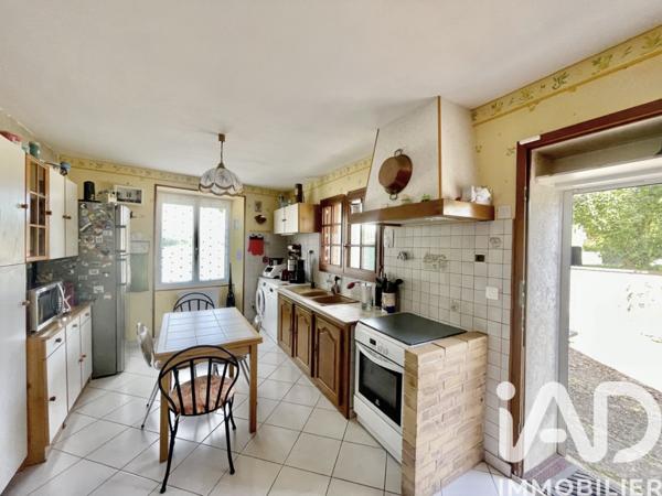 Maison à vendre 5 pièces 105 m² Notre-Dame-d'Oé