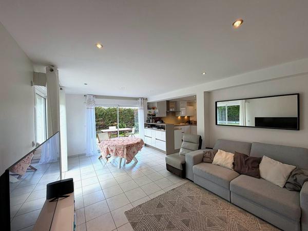 Maison individuelle 105 m² (RT 2012) - 3 chambres - Terrain 637 m²