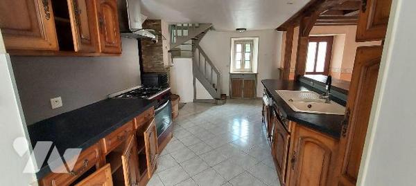 Maison à Vendre à La Roche-Neuville (53360) en Mayenne (53)

Cette maison peut convenir à un ...
