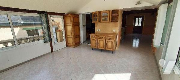 Maison à Vendre à La Roche-Neuville (53360) en Mayenne (53)

Cette maison peut convenir à un ...