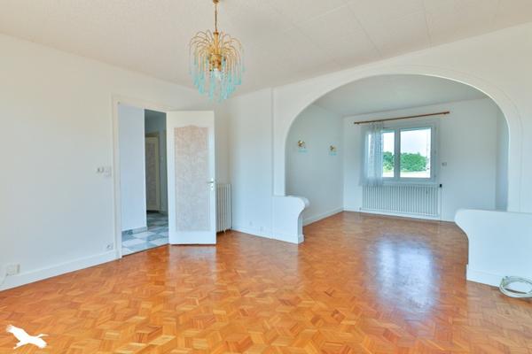 Maison à vendre 208 260 € Châteaubernard 4 p 107 m² DPE E