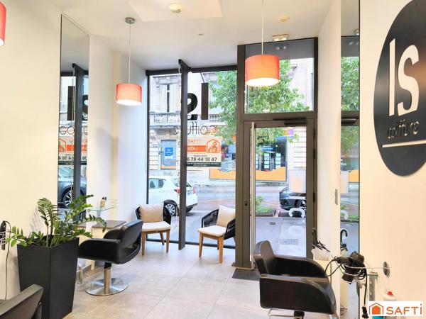 Fonds de commerce d'un superbe salon de coiffure mixte et son droit au bail
