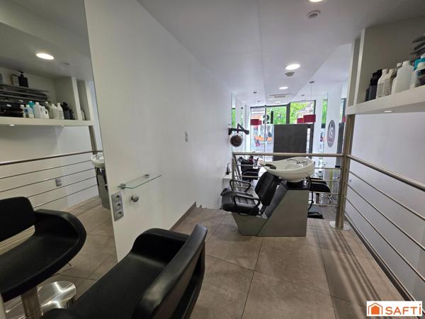 Fonds de commerce d'un superbe salon de coiffure mixte et son droit au bail