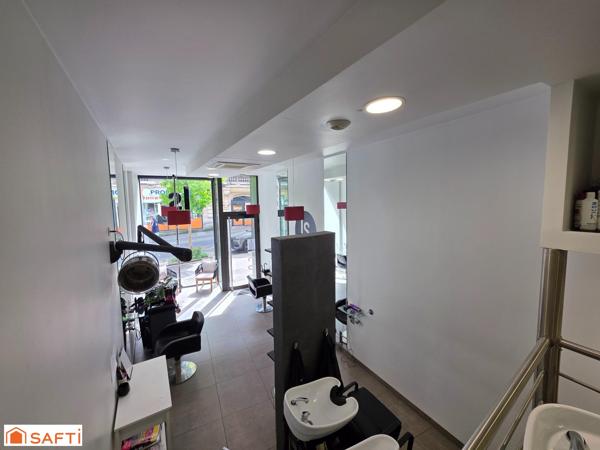 Fonds de commerce d'un superbe salon de coiffure mixte et son droit au bail