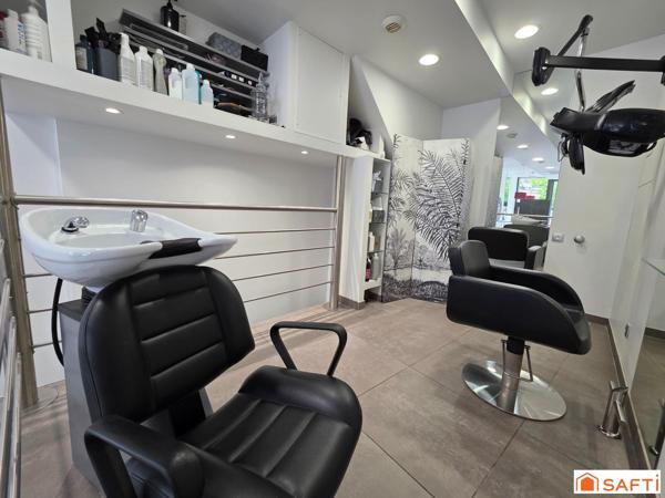 Fonds de commerce d'un superbe salon de coiffure mixte et son droit au bail