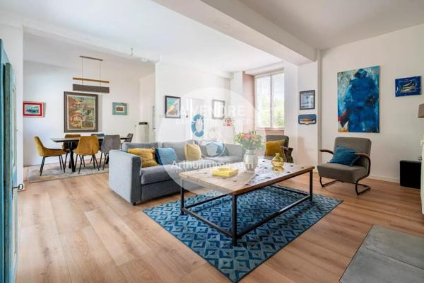 Vente                                                      Maison
                        
                     9 pièces                      212 m2                     à Thouaré-sur-Loire