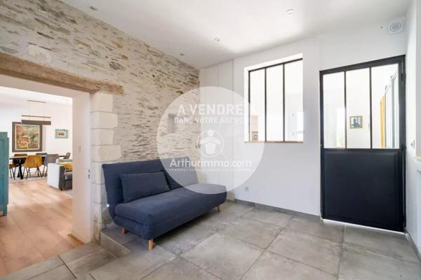 Vente                                                      Maison
                        
                     9 pièces                      212 m2                     à Thouaré-sur-Loire