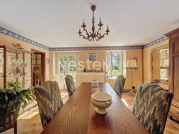 A vendre Maison Mirande centre 8 pièces 190 m2 parc arboré dépendance piscine et garage