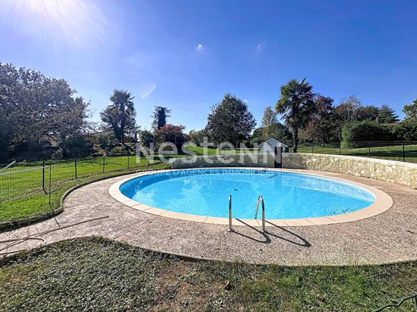 A vendre Maison Mirande centre 8 pièces 190 m2 parc arboré dépendance piscine et garage
