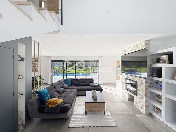 MAGNIFIQUE MAISON CONTEMPORAINE JURANCON