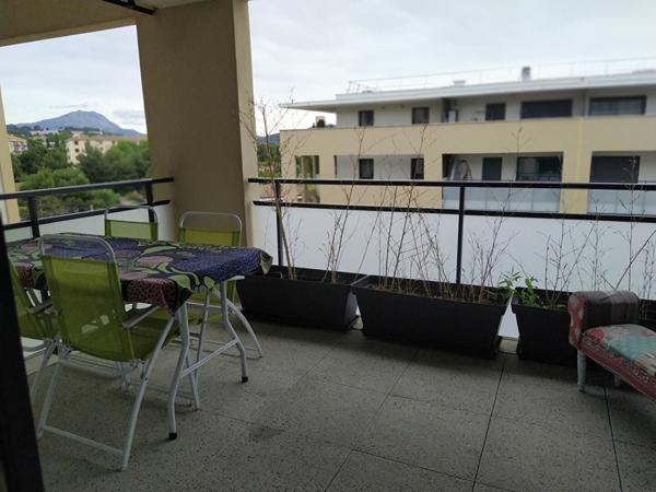 Appartement 25m²  - secteur Pont de l'Arc - Vue Sainte Victoire