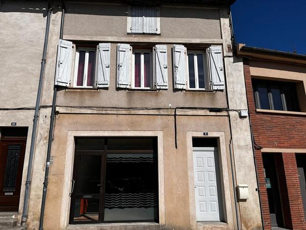 Local commercial et appartement en plein centre de Rabastens !