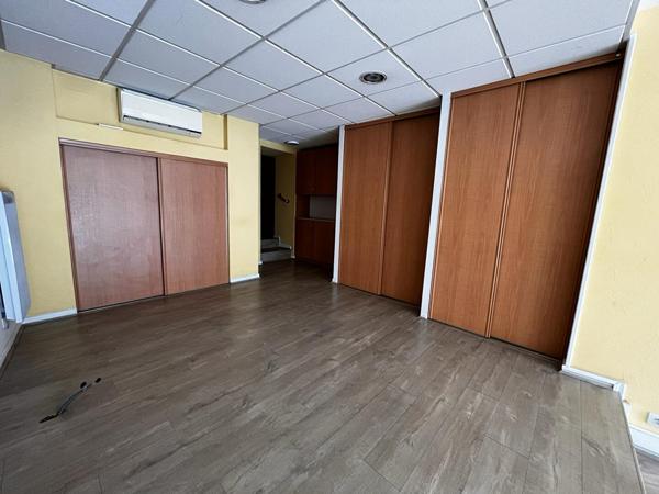 Local commercial et appartement en plein centre de Rabastens !