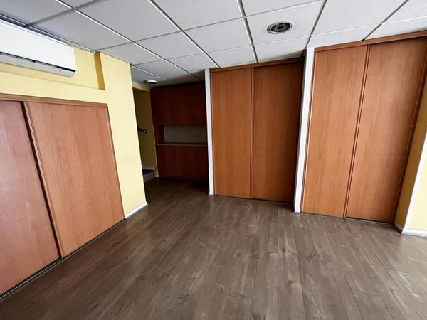 Local commercial et appartement en plein centre de Rabastens !