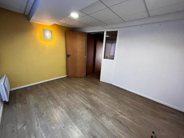 Local commercial et appartement en plein centre de Rabastens !