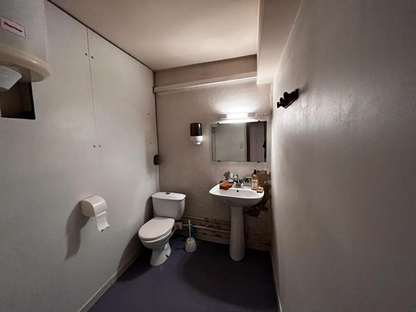 Local commercial et appartement en plein centre de Rabastens !