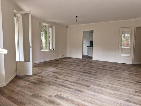 Appartement Emerainville 5 pièce(s) 97.7 m2