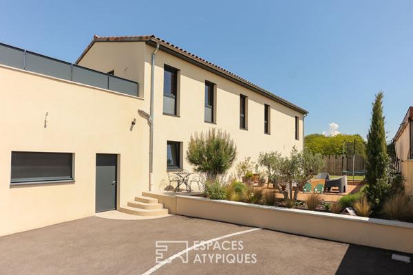 La contemporaine aux lignes épurées