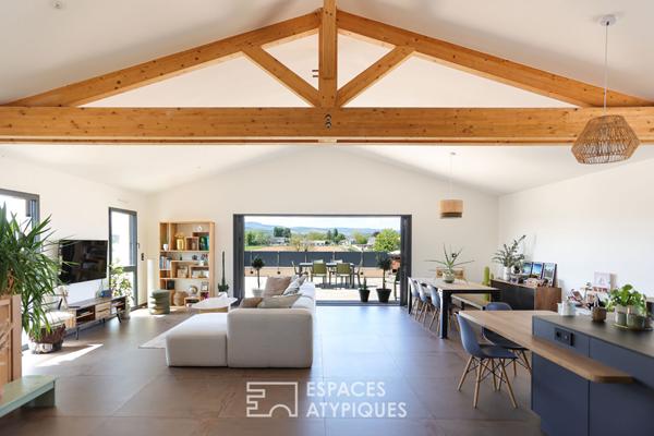 La contemporaine aux lignes épurées