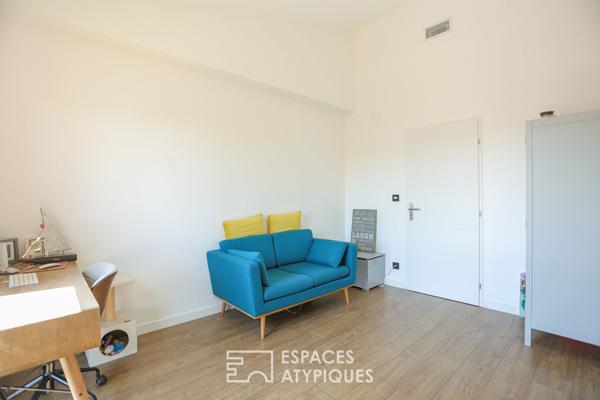 La contemporaine aux lignes épurées