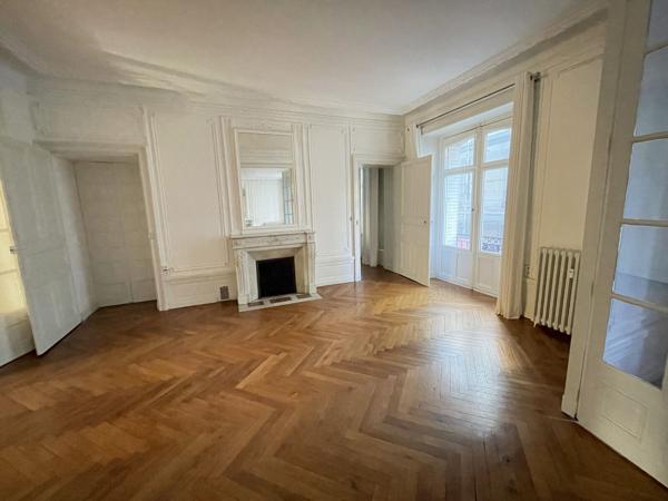 Bureaux à louer 317 m² Nantes centre ville emplacement de choix