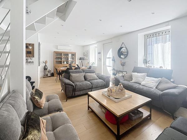 A VENDRE TRELAZE limite LES PONTS DE CE Maison ancienne renovee 4 chambres