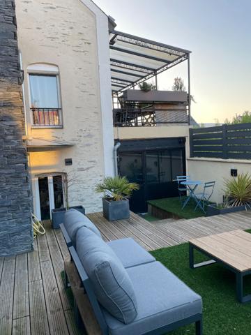 A VENDRE TRELAZE limite LES PONTS DE CE Maison ancienne renovee 4 chambres