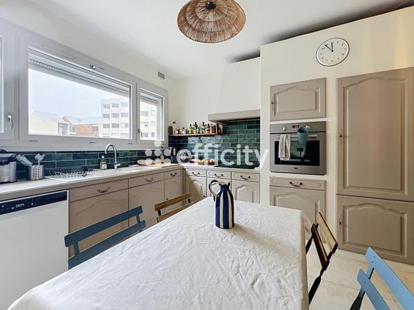 Appartement
         3 pièces
        - 78 m² 229 000 €*