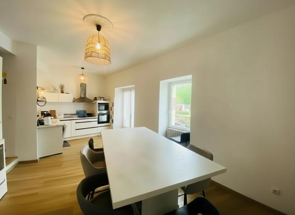 Maison familiale mitoyenne 165 m², 5 chambres, Proche Cahors Arcambal