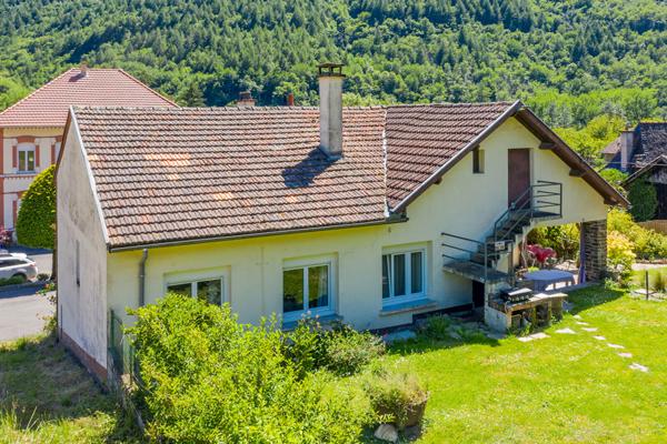 Maison de 160 m² avec studio locatif, 4 hectares de terrain - Saint Parthem 12300 saint parthem