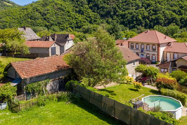 Maison de 160 m² avec studio locatif, 4 hectares de terrain - Saint Parthem 12300 saint parthem